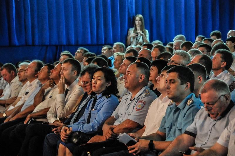 В станице Тбилисской прошло краевое совещание "О ходе уборочной кампании в 2017 году – основные задачи и цели при уборке и сохранности урожая зерновых колосовых и зернобобовых культур". Фото: Полина Титкова