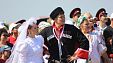 Фестиваль народного творчества «Легенды Тамани: Сказ о казаке и голубе»: скачки и казачьи состязания Фестиваль народного творчества «Легенды Тамани: Сказ о казаке и голубе»: скачки и казачьи состязания