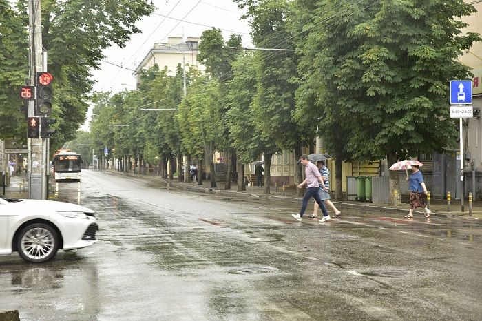 Погода кубань. Дождливый Краснодар. Ливень фото. Дождливое место. Дождь в Краснодаре.