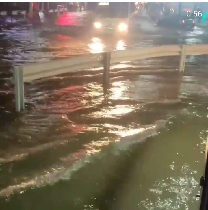 Вода в анапе на 14. Витязево потоп 2021. Витязево 2021 потоп август. Наводнение в Анапе 2021. Наводнение в Виноградном.