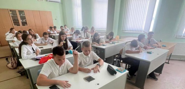 Абитуриенты с низким баллом по ЕГЭ не смогут учиться на платной основе: новый законопроект  Абитуриенты с низким баллом по ЕГЭ не смогут учиться на платной основе: новый законопроект