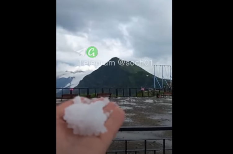 Есть снег на красной поляне сейчас. Снег на красной поляне. Зима в красной поляне. Есть снег на красной поляне сейчас. Снег на красной поляне.