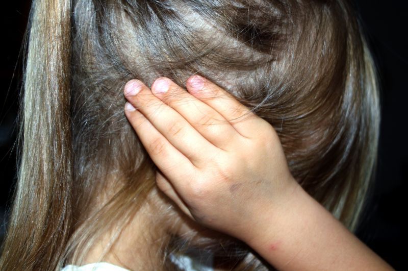 hand-person-girl-hair-alone-portrait-610258-pxhere.com.jpg