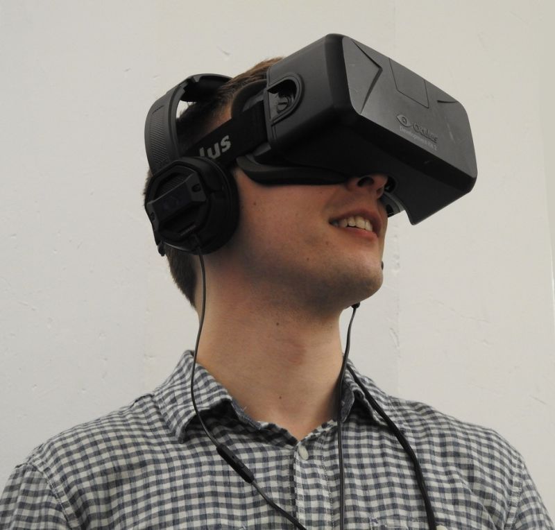 hand-man-technology-finger-hat-clothing-616740-pxhere.com.jpg
