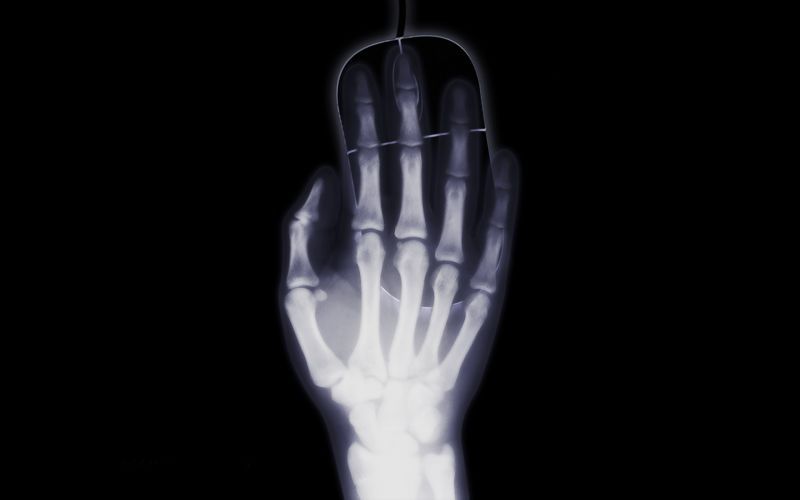 hand-g70df7f4d2_1920.jpg