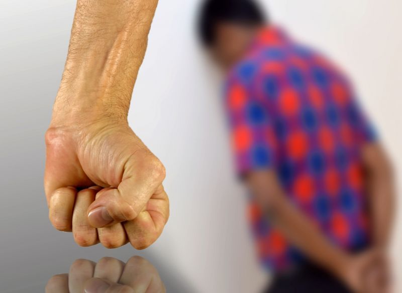 hand-man-leg-finger-arm-aggression-639152-pxhere.com.jpg