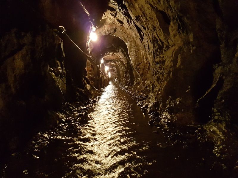 light-night-sunlight-formation-cave-reflection-497579-pxhere.com.jpg