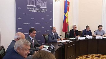 �� ��� ���� � ������� ������� ������ ��������� 44 ����� ������� �� 8,5 ������ ����