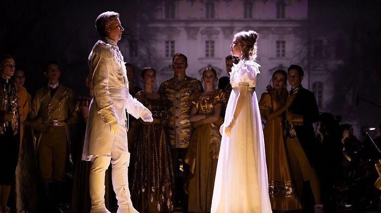 Как «Премьера» в Краснодаре заставила звучать «Войну и мир» по-новому Как «Премьера» в Краснодаре заставила звучать «Войну и мир» по-новому