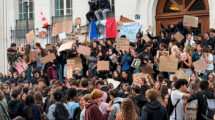 � ������ ����� ���������� ���������� ������� � �������: ������������ � ��������
