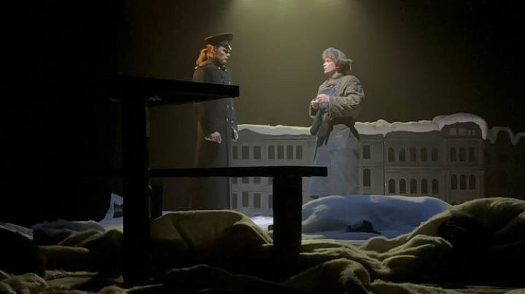 Призрачный детектив: в погоне за Шинелью на сцене Драмтеатра в Краснодаре Призрачный детектив: в погоне за Шинелью на сцене Драмтеатра в Краснодаре