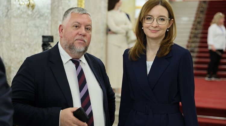 Вениамин Кондратьев наградил лучших журналистов Кубани Вениамин Кондратьев наградил лучших журналистов Кубани