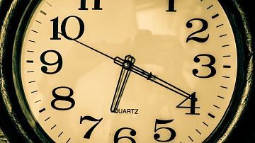 Как вставать раньше осенью? Бережно взламываем систему