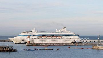   !  Astoria Grande   :    