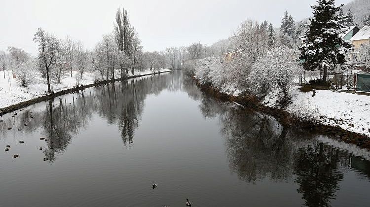 ��������� �������������� � 1: ���� ����������� �� ����� �������������� ����!