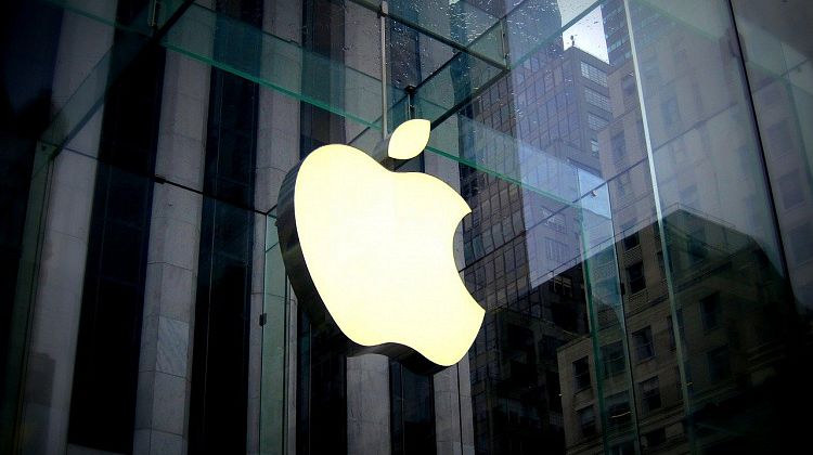     Apple:    Apple Pay