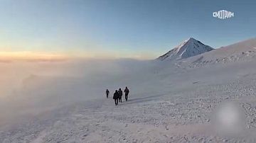 Пренебрегли предупреждением - попали в снежный плен! Как прошла спасательная операция на Камчатке