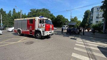 В Краснодаре, на Красной, с красной пожарной машиной, спешащей на вызов: подробности ДТП