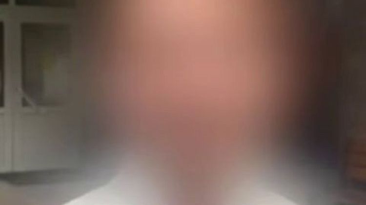 !   4         