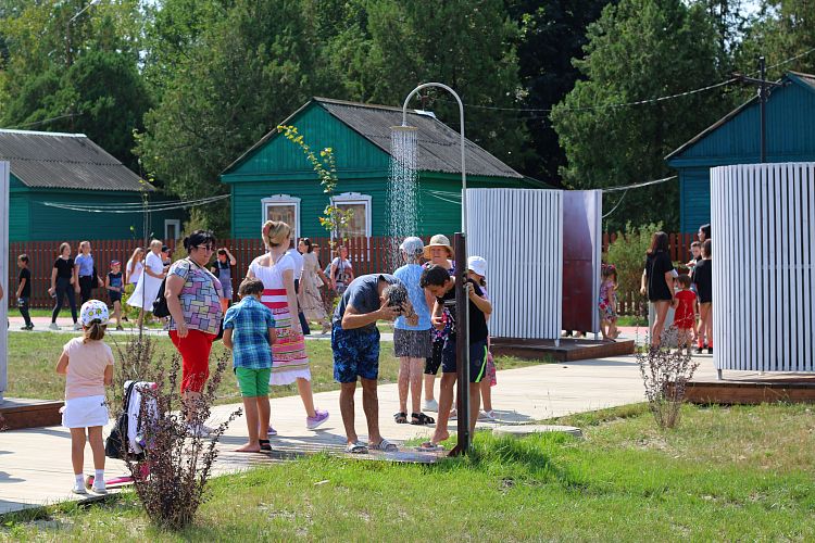 Вода курганинск. Пляж две зари Курганинск. Центральный пляж Курганинск. Курганинск городской пляж 2022. Пляж город Курганинск.