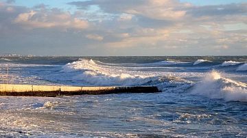 Море волнуется! Высота волн в Сочи достигнет полутора метров
