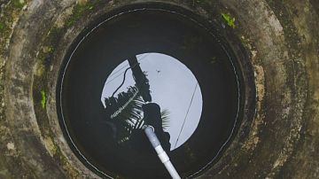     :   40     2,5 