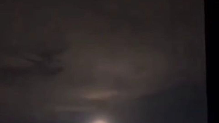 !        -   :    