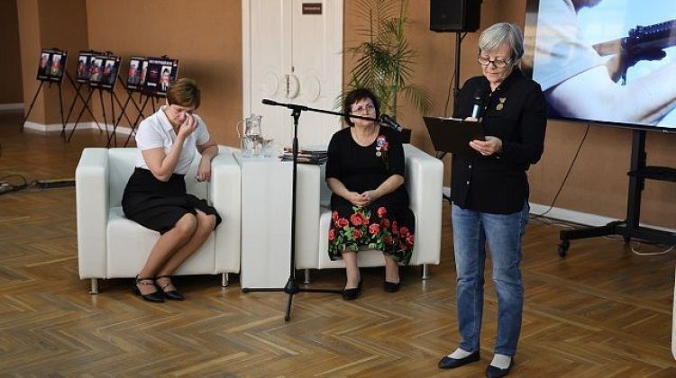 Яркое и прочное полотно Армавира Яркое и прочное полотно Армавира