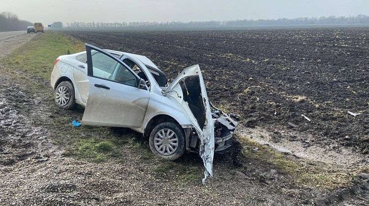 Лобовое столкновение на Кубани: водитель выехал на встречную полосу и погиб