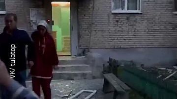     !     :   