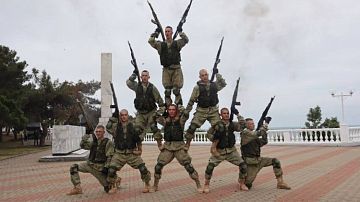 Геленджик увеличивает выплату за контракт: 500 тысяч от города, 2,4 млн в сумме!