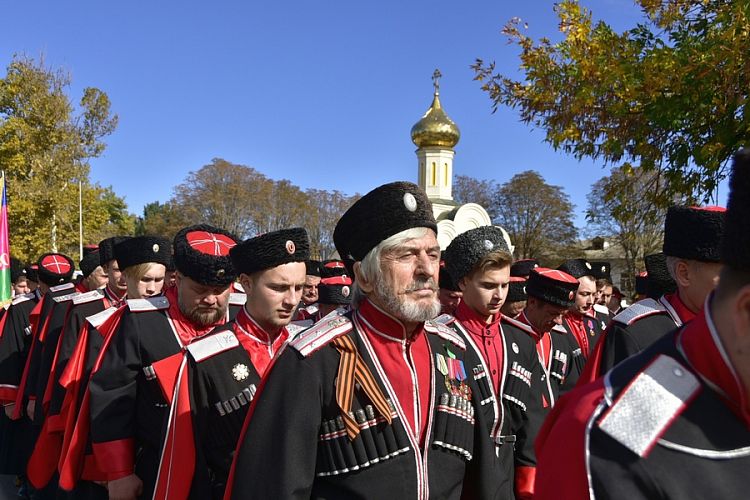 Погода лабинске краснодарского на неделю. Казаки в Усть Лабинске. Казачий Атаман Усть-Лабинского района. Лабинск казаки. Краснодарский край город Лабинск казачество.